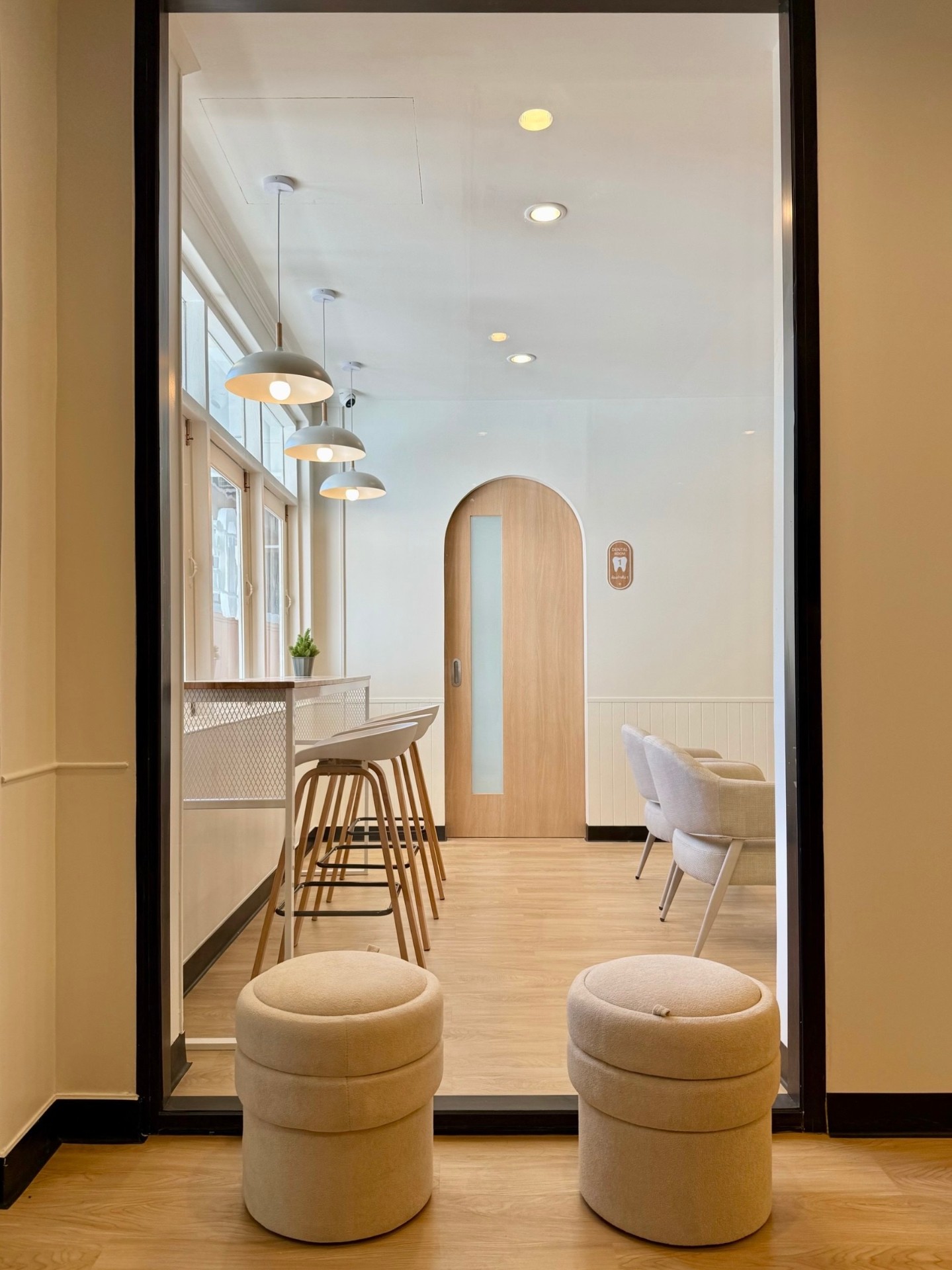 Saladaeng Dental Clinic reception area